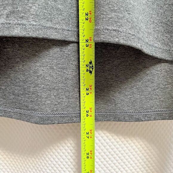 The North Face V Neck T-Shirt Short Sleeves Lightweight Gray Women sz Large - Picture 9 of 9